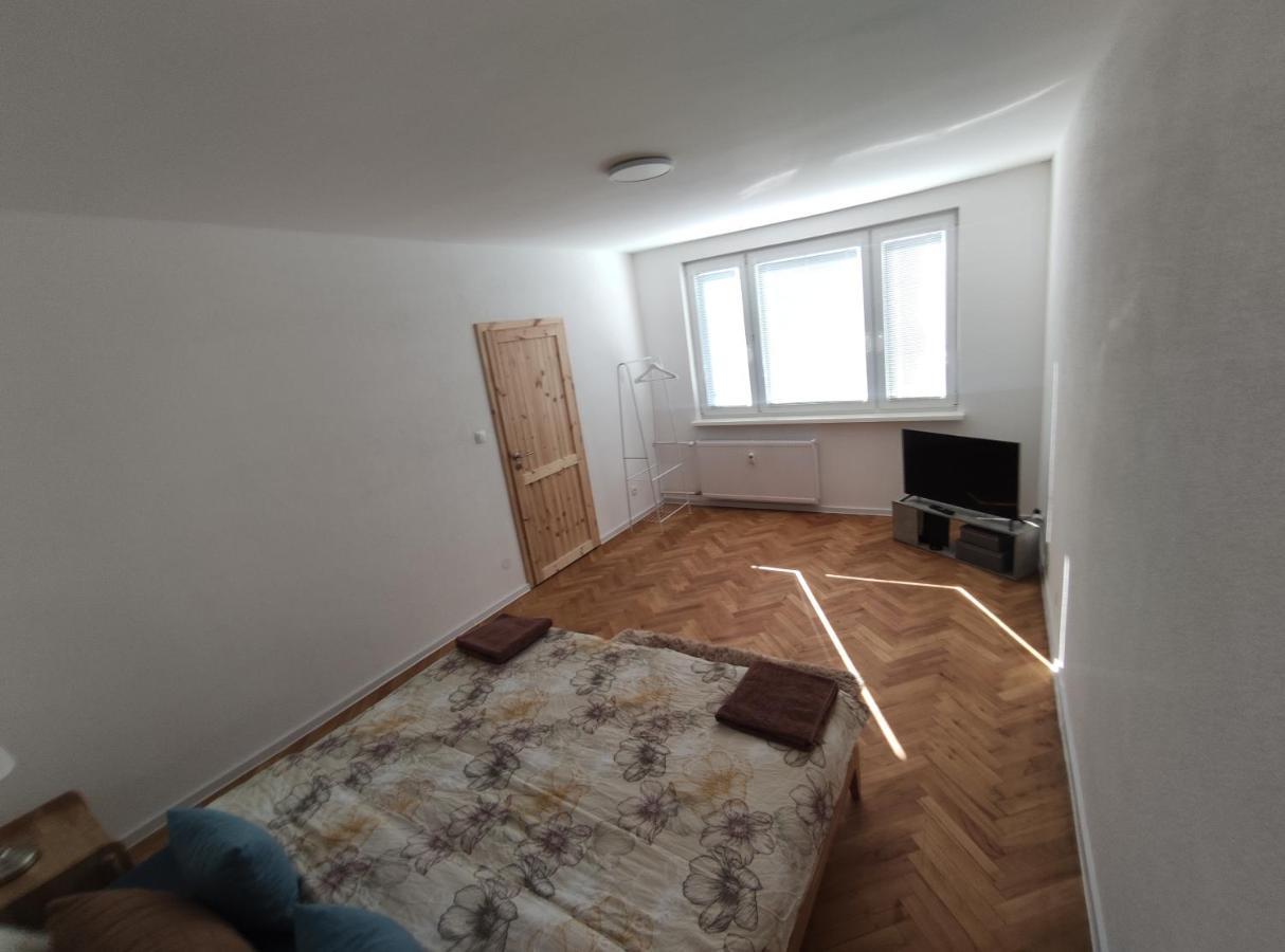 Sky Apartment Prievidza Extérieur photo